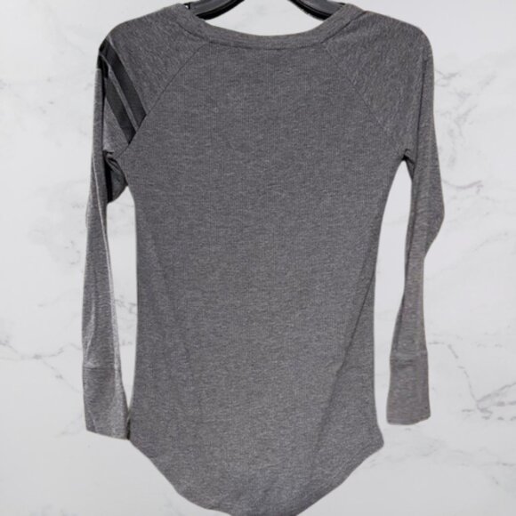 University of Georgia Bulldogs Women's Gray Long Sleeve Shirt Size S - Picture 3 of 3